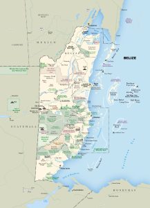Mapa de Belice con carreteras principales, ciudades, reservas forestales y otros puntos de interés.
