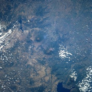 Imagen satelital de los volcanes Acatenango y Fuego