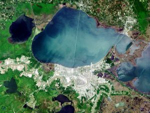 Vista de Nueva Orleans desde el sat&eacute;lite Landsat 7 el 26 de abril de 2000.