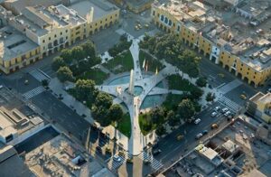 Plaza de Armas de la ciudad de Ica. Plaza de Armas de la ciudad de Ica.