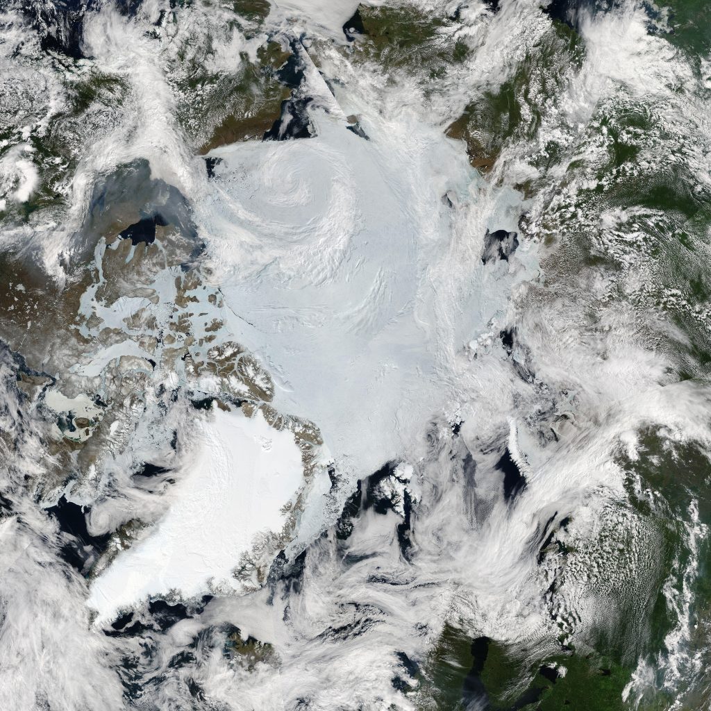 Mosaico de imágenes satelitales del Ártico.